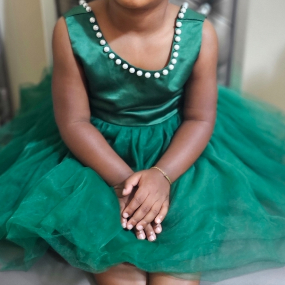 Elegant Green Kids Dress - Picture 5 of 5